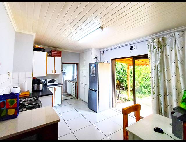 3 BEDROOM FREEHOLD FOR SALE IN KLEINMOND CENTRAL